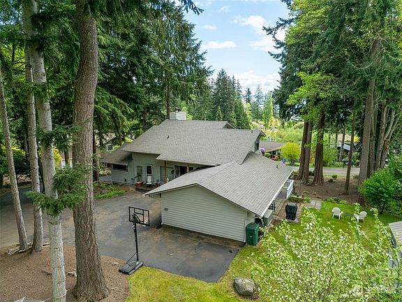 3rd image of 9794 NE Murden Cove Drive