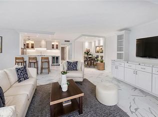 222 Harbour Dr APT 114, Naples, FL 34103