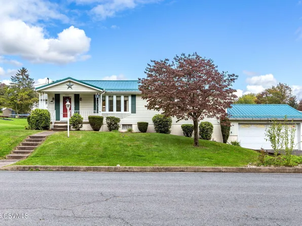 3 Woodside Dr, Milton, PA 17847