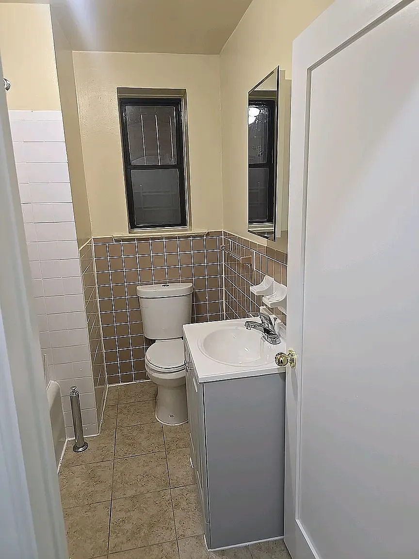 88-22 Parsons Boulevard — Photo 3
