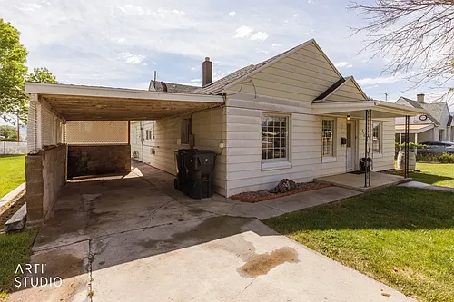 490 N 300 E Photo 1