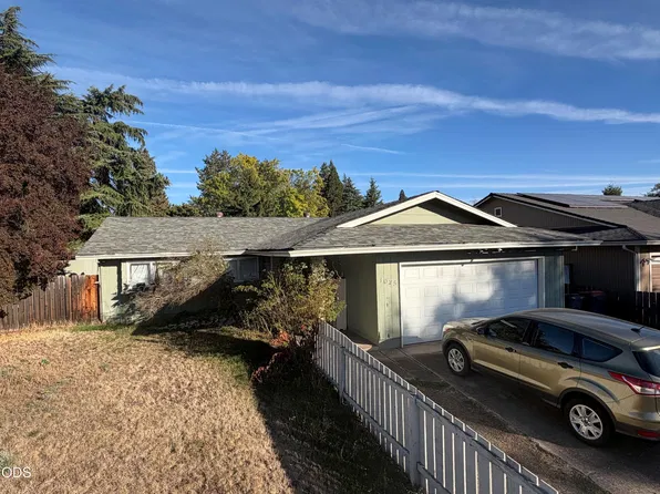 1025 Edwina Ave, Central Pt, OR 97502