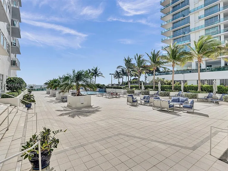 6917 Collins Ave #915 — Photo 29