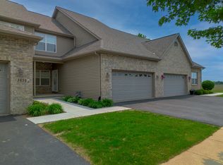 1652 Overlook Dr, Dixon, IL 61021