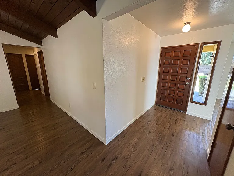 2943 W Ashland Ave — Photo 20
