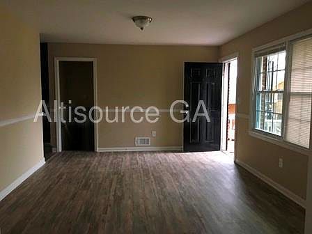 3rd image of 989 Juniper Cir