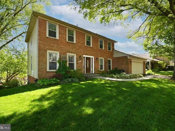 6215 Winnepeg Dr, Burke, VA 22015