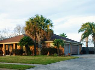 724 Cherokee Ave, Port Neches, TX 77651