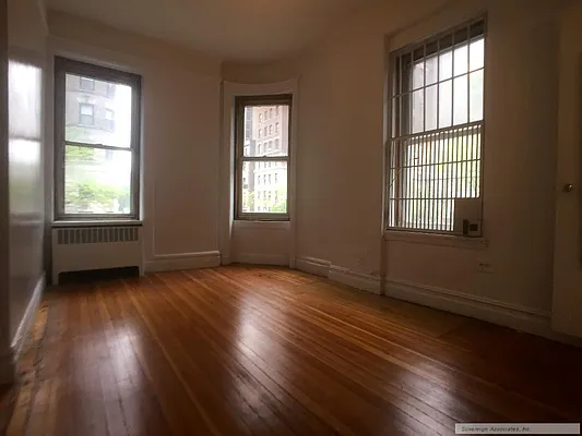 Rented by Sovereign Associates | media 11