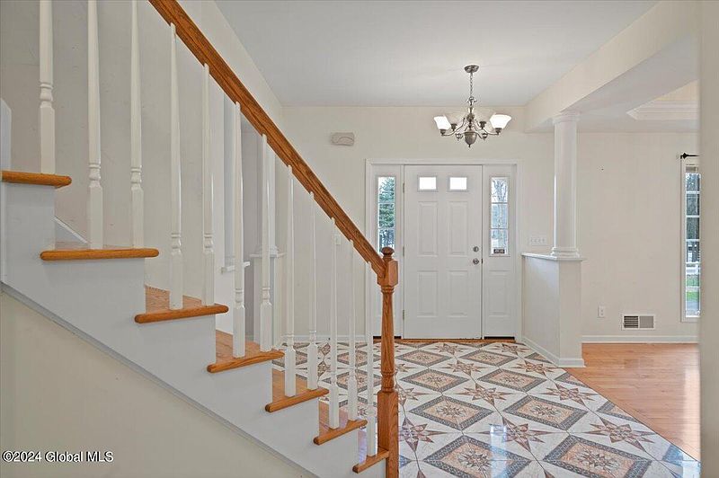 4th image of 6 Taylor Road
