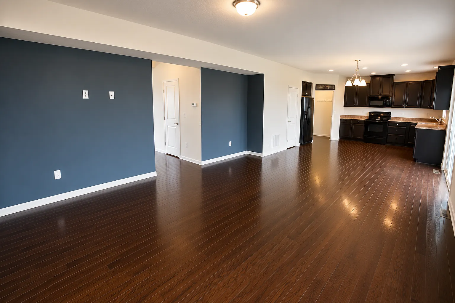 4 bed, 3.5 bath, 2264 sqft, $3,199 — Photo 4