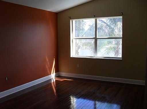 4th image of 705 NW 165th Ave