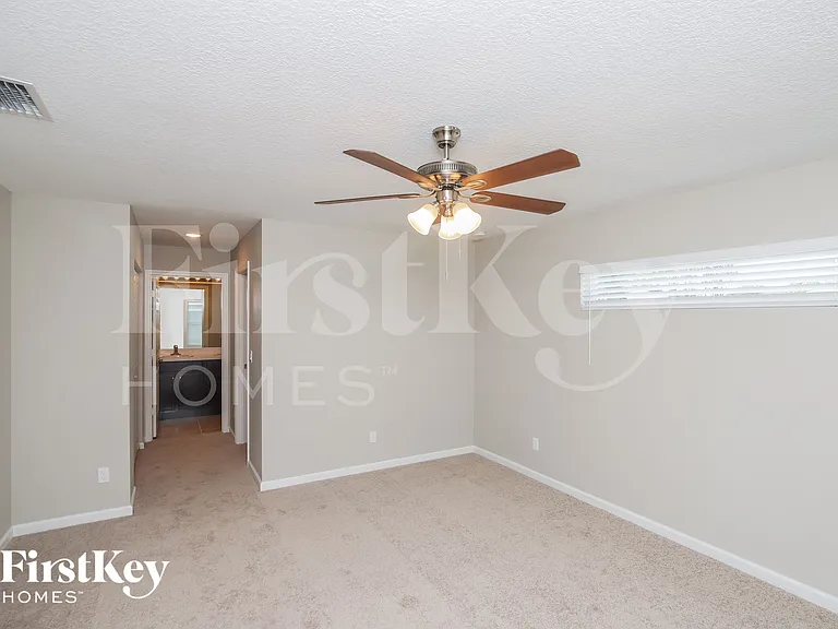 1000 Cranberry Rd SE — Photo 8