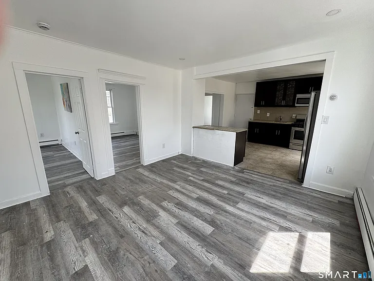 20 Coe St — Photo 3