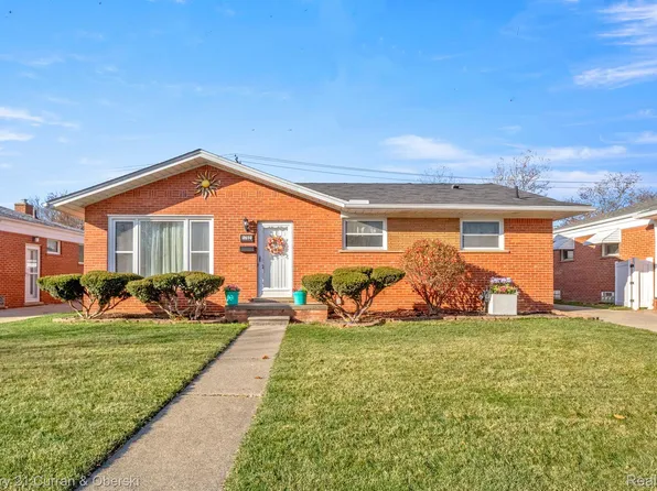 1782 Lakeview St, Trenton, MI 48183