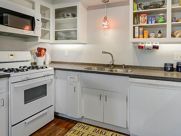 2nd image of 4825 Pennfair St #20-4825H