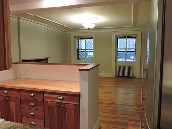 3rd image of 213 Warren St #1