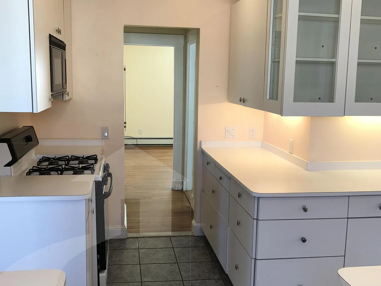 4 bed, 1500 sqft, $4,250 — Photo 2