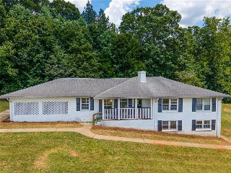 10695 Clemson Blvd — Photo 2