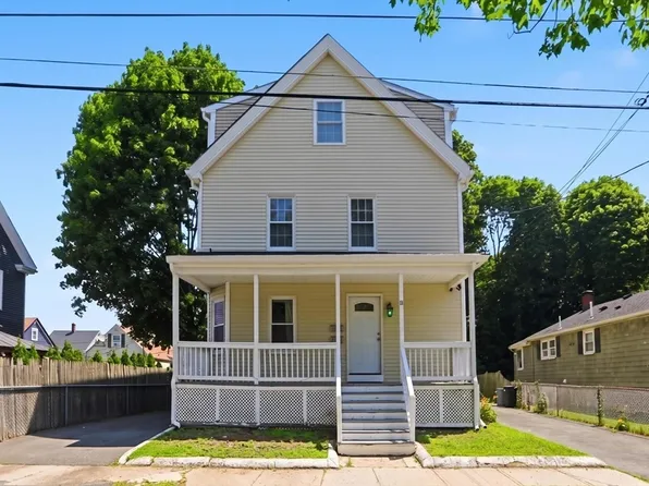 26 Calumet St, Peabody, MA 01960