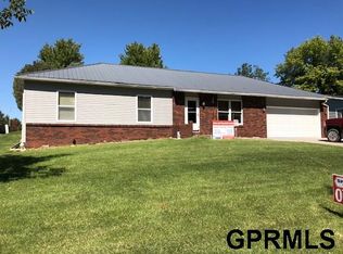 101 Circle Dr, Minden, IA 51553