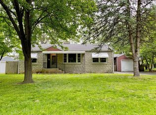 1526 S Kentwood Ave, Springfield, MO 65804