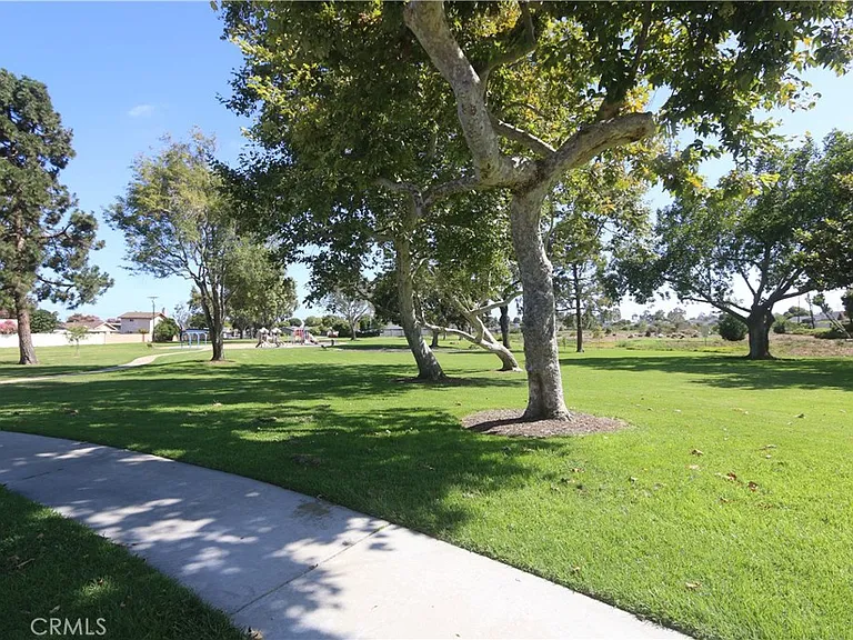 16572 Patricia Ln — Photo 28