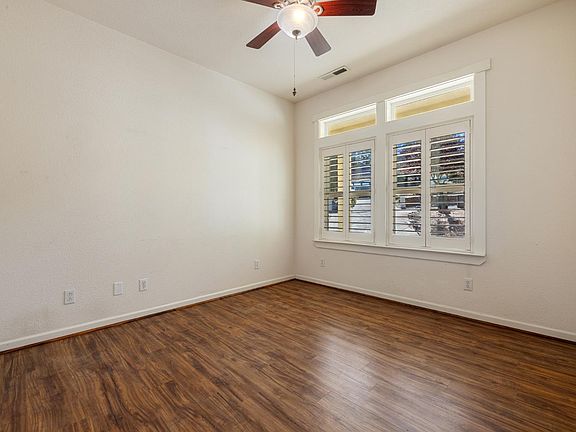 5th image of 526 Pine Valley Ct