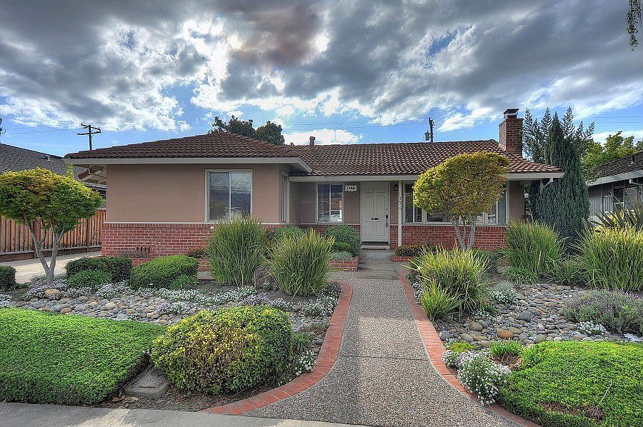 1st image of 1356 Barbara Dr