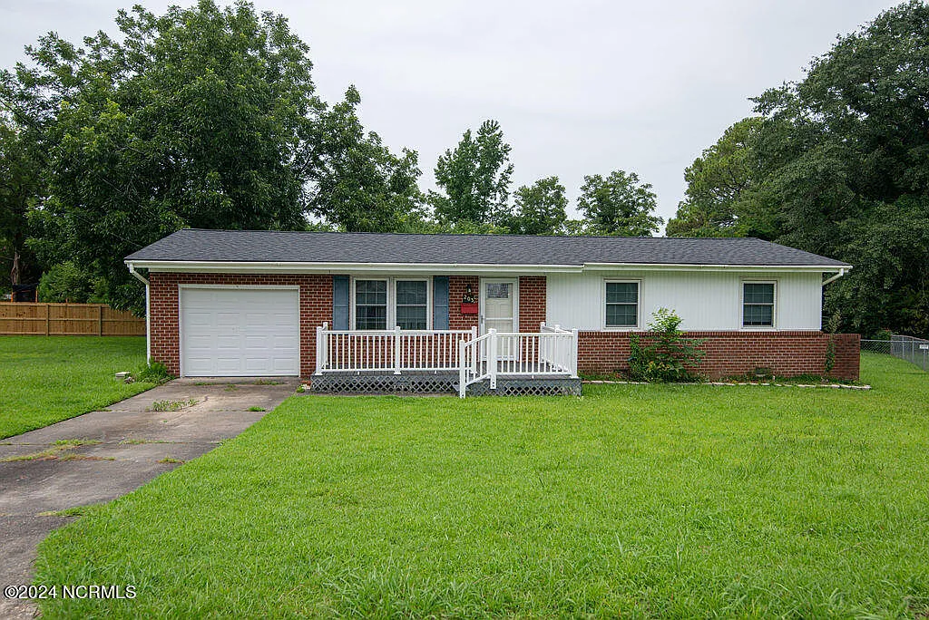 3 bed, 2.0 bath, 1010 sqft, $1,550 — Photo 1