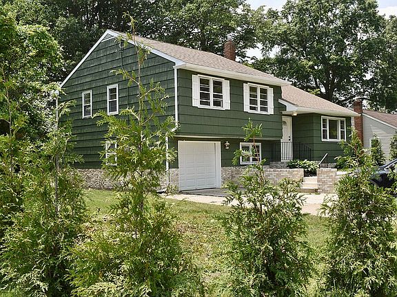 2nd image of 880 Woodlane Rd