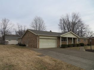 7766 Meadow Ln, Newburgh, IN 47630