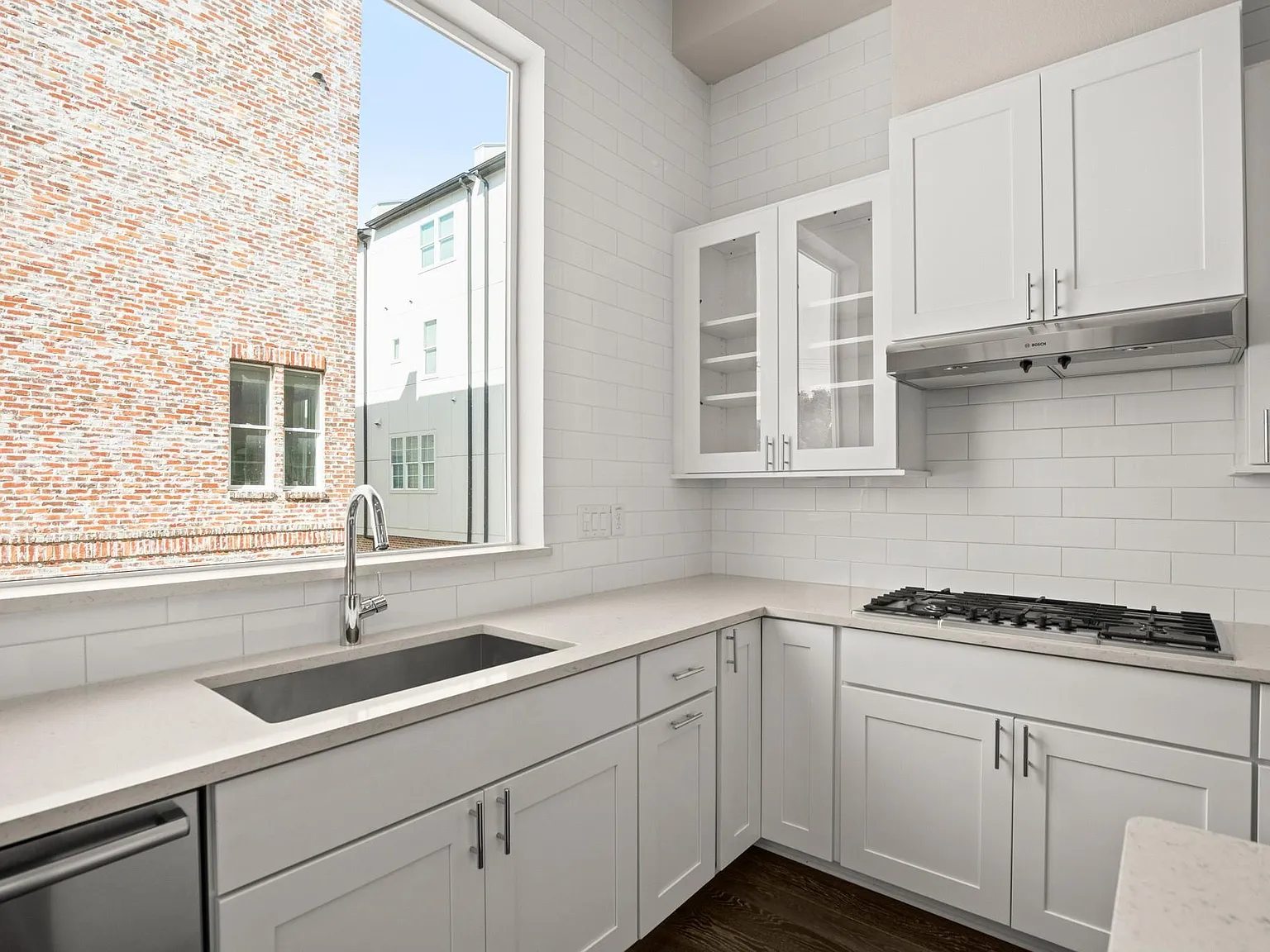 3 bed, 3.5 bath, 1891 sqft, $4,000 — Photo 4
