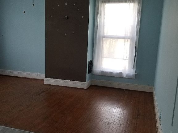 5th image of 221 S 9th St #5