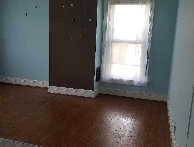 221 S 9th St #5 — Photo 5
