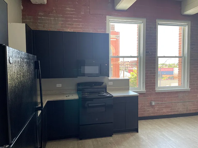 400 S Union Ave — Photo 8
