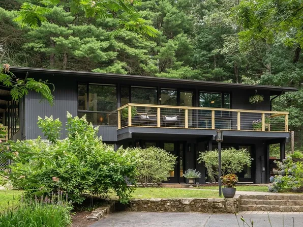 5 Apple St, Sherborn, MA 01770