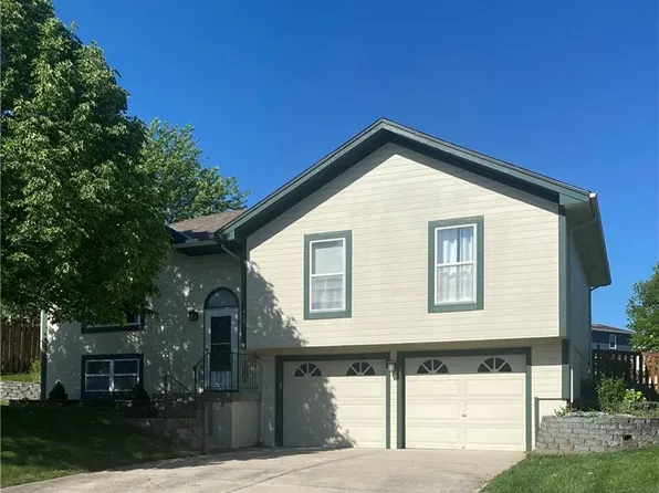 810 Pine Crest Ave, Kearney, MO 64060