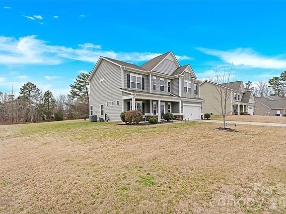 2nd image of 152 Autumn Mist Rd