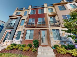 14612 Lakestone Dr, Chantilly, VA 20151