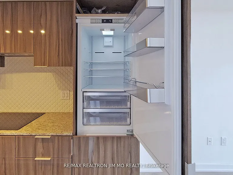 11 Wellesley St W #5510 — Photo 27