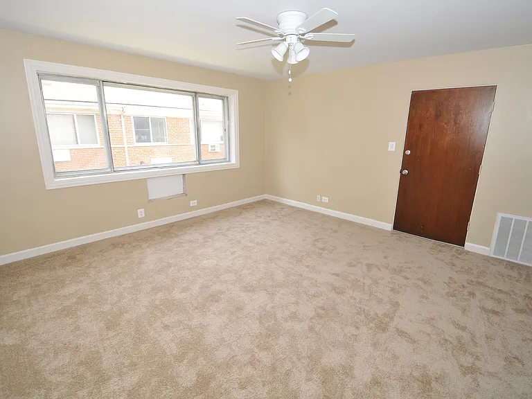 32 N Main St #1S — Photo 4