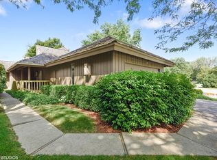 821 Dormy Ln, Barrington Hills, IL 60010