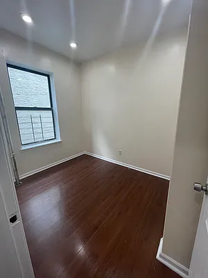 Rented by NYC LUXURY APT RENTALS CO LLC | media 17