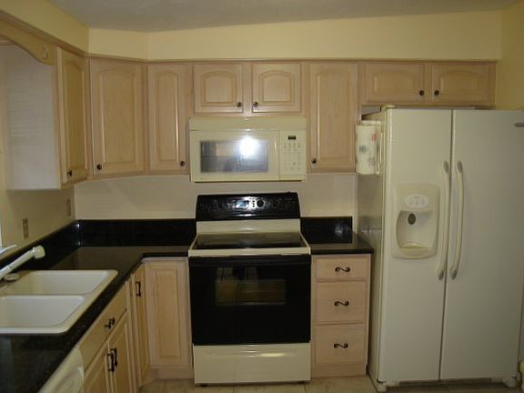 5th image of 250 Coral Dr