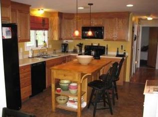 85 Lincoln St, North Kingstown, RI 02852