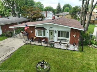 1625 Moulin Ave, Madison Heights, MI