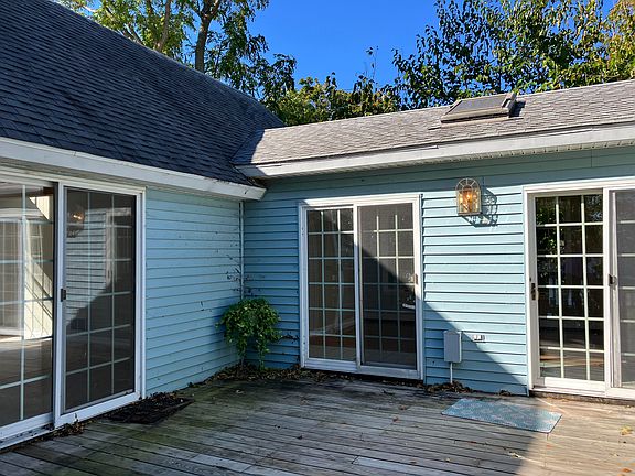 2nd image of 6043 Lawton Ave #1
