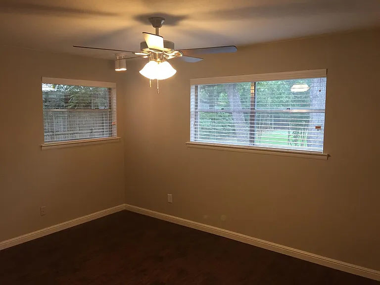 2329 Lotus Ave — Photo 4