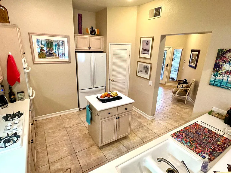 209 Kavenish Dr — Photo 8